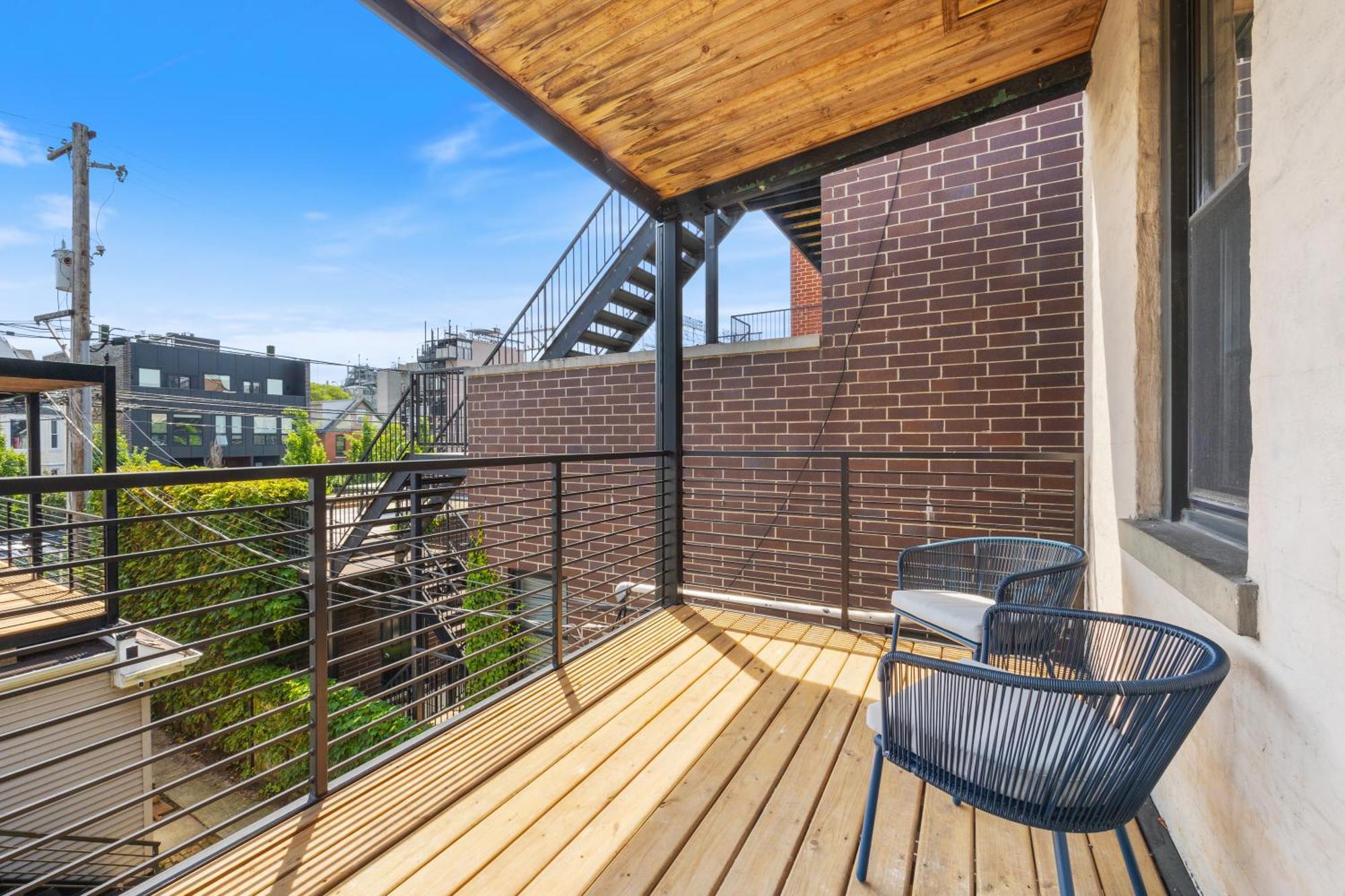 Wrigleyville Suites Чикаго Экстерьер фото