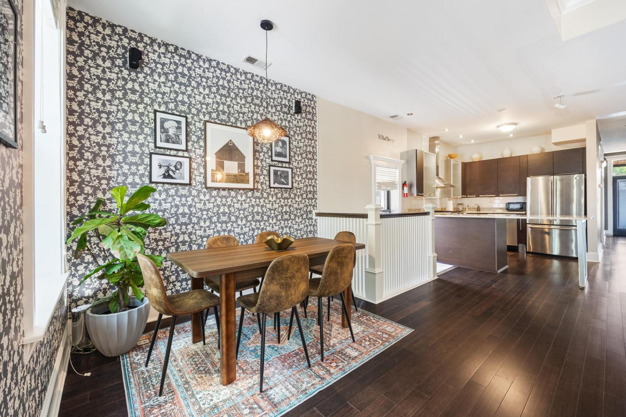 Wrigleyville Suites Чикаго Экстерьер фото