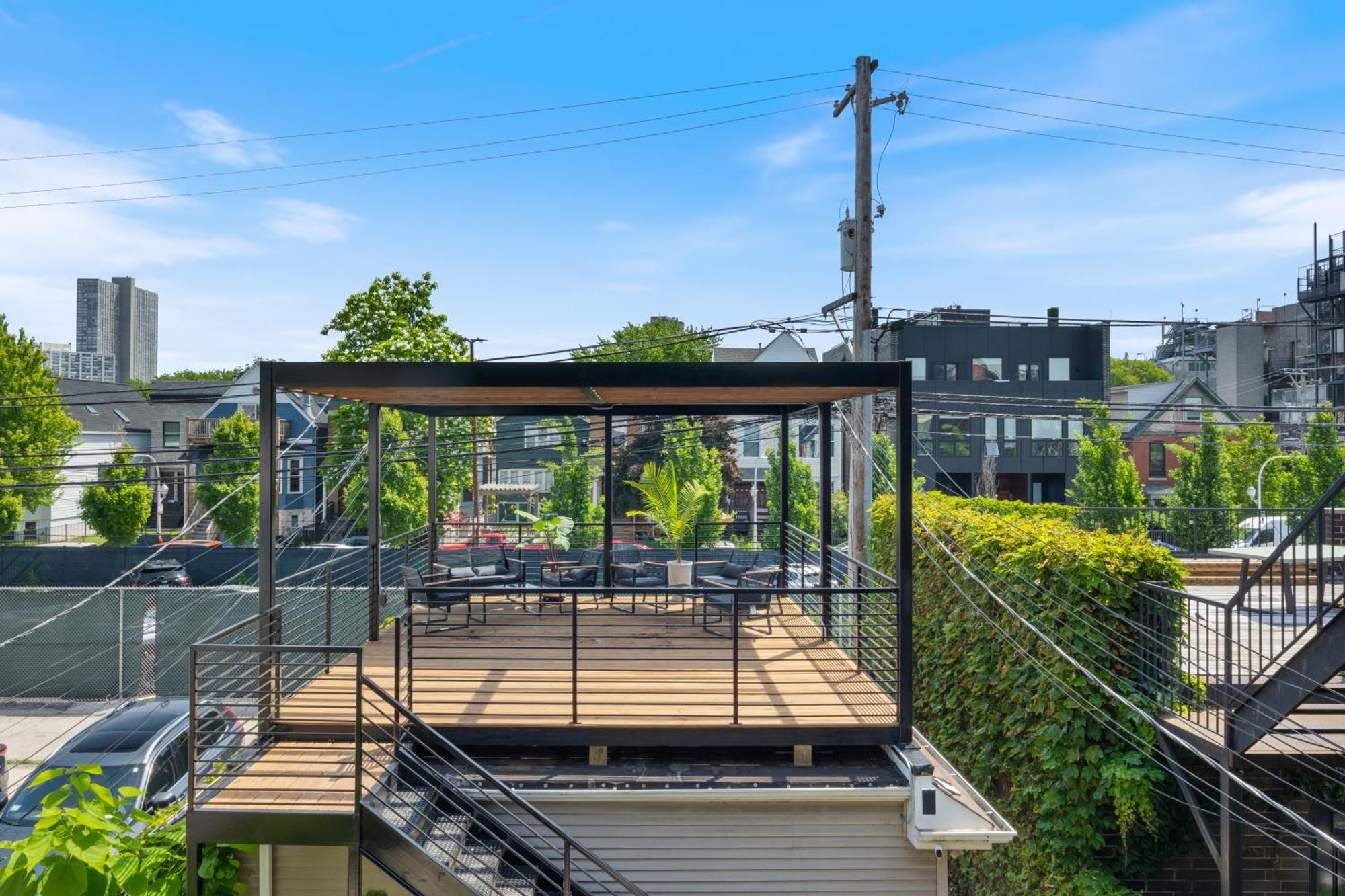 Wrigleyville Suites Чикаго Экстерьер фото