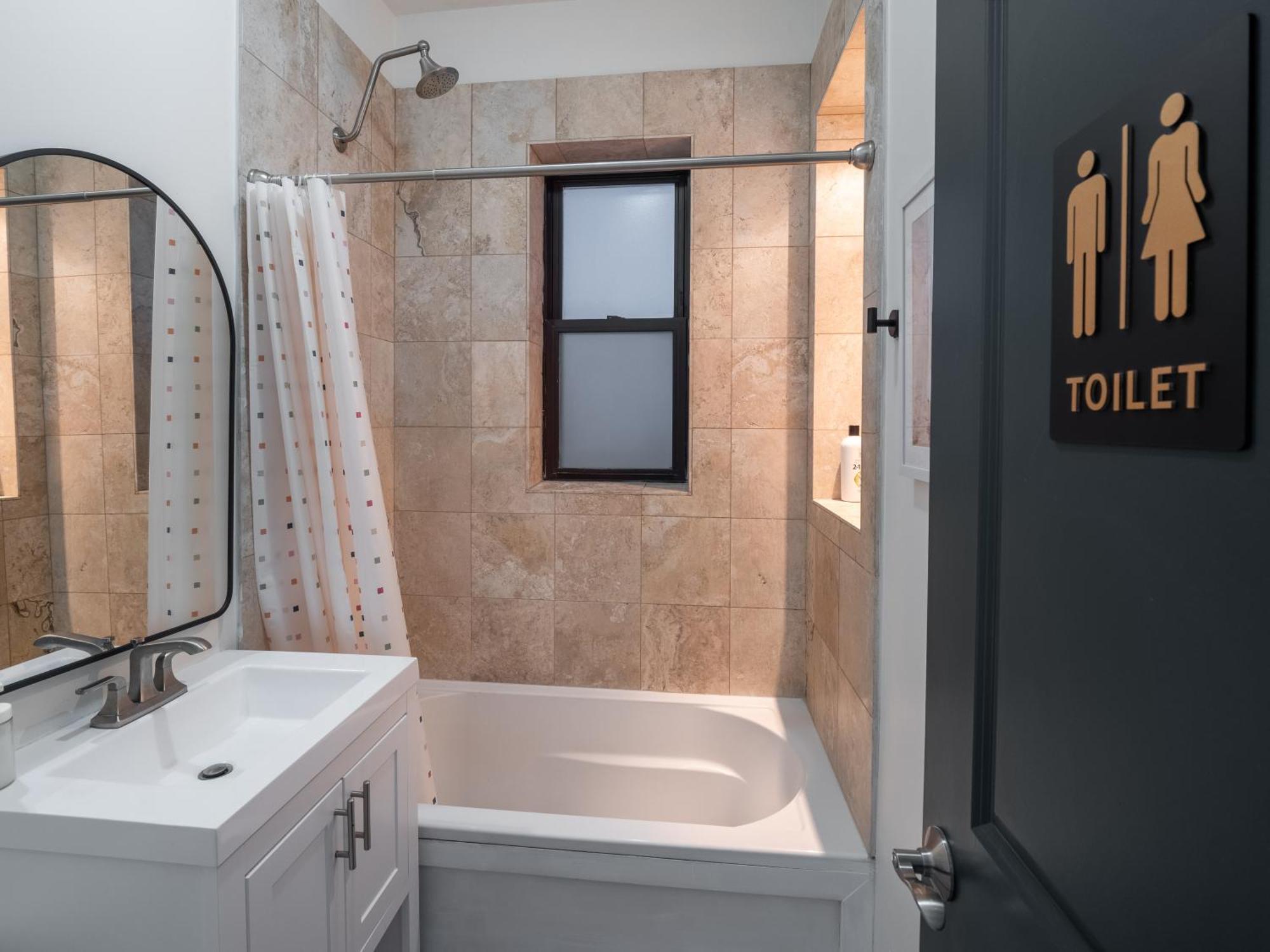 Wrigleyville Suites Чикаго Экстерьер фото